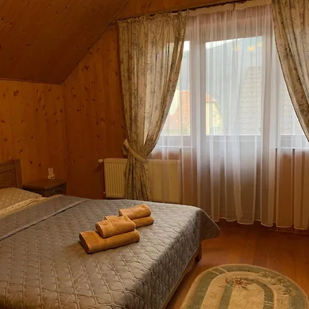 Villa Dereviy Jaremče