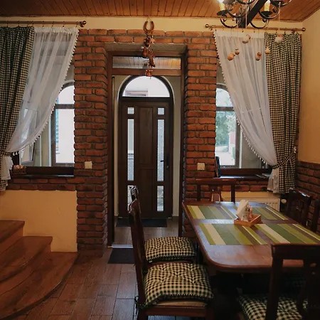 Dereviy Villa *